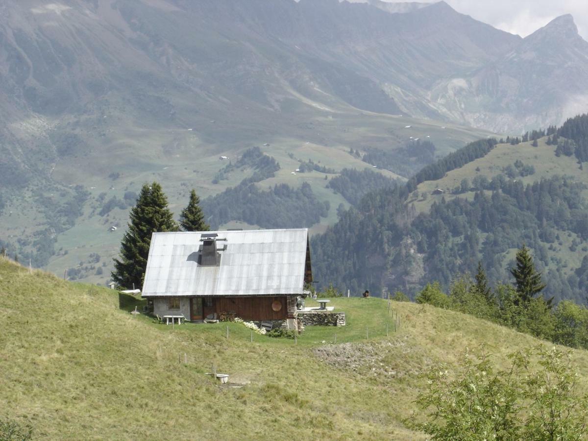 Reine des Aravis - chalet isolé Flumet Extérieur photo