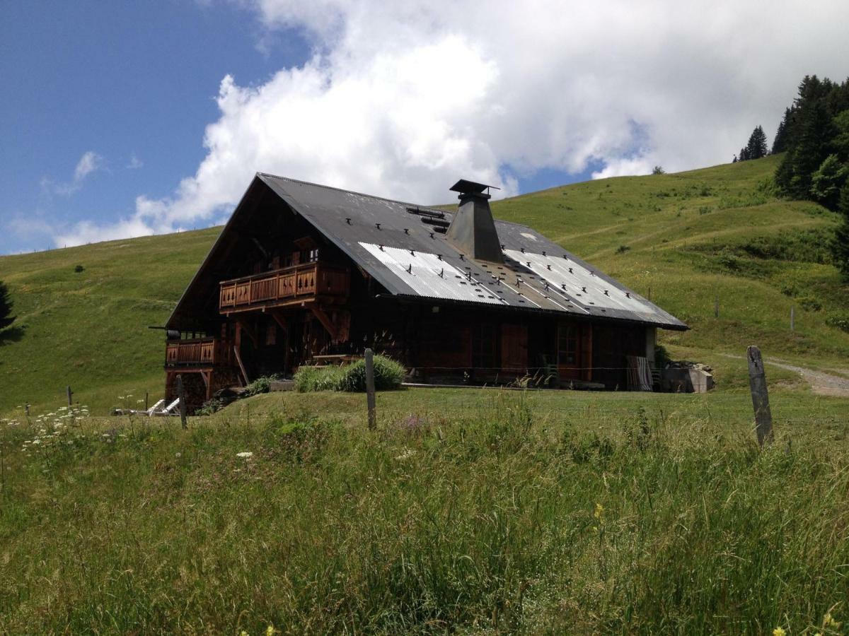 Reine des Aravis - chalet isolé Flumet Extérieur photo