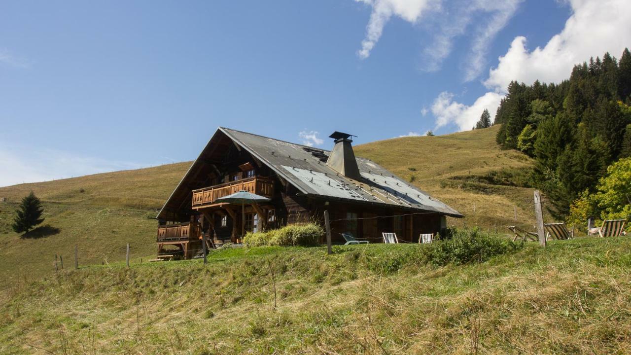 Reine des Aravis - chalet isolé Flumet Extérieur photo
