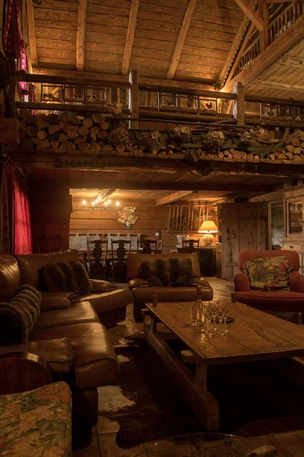 Reine des Aravis - chalet isolé Flumet Extérieur photo